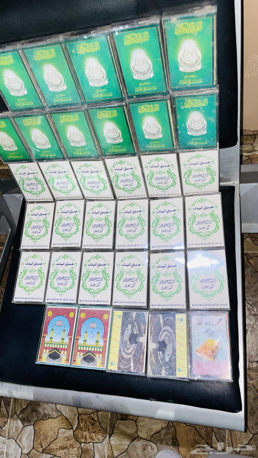 Old cassette tapes63667547700353111