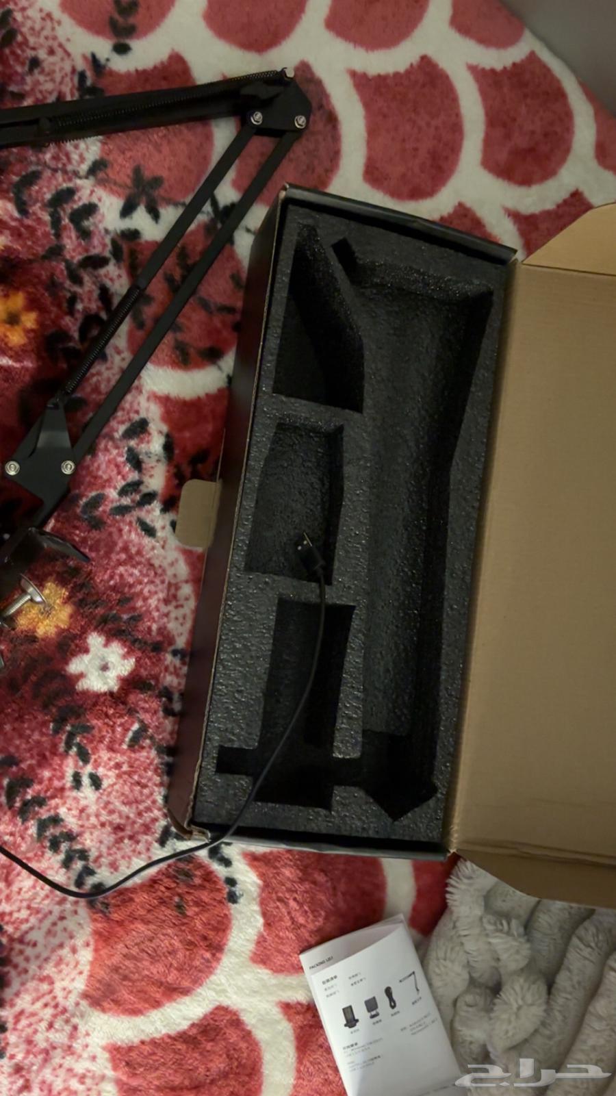 External mic with its cartoon and instruction manual63713010652291110