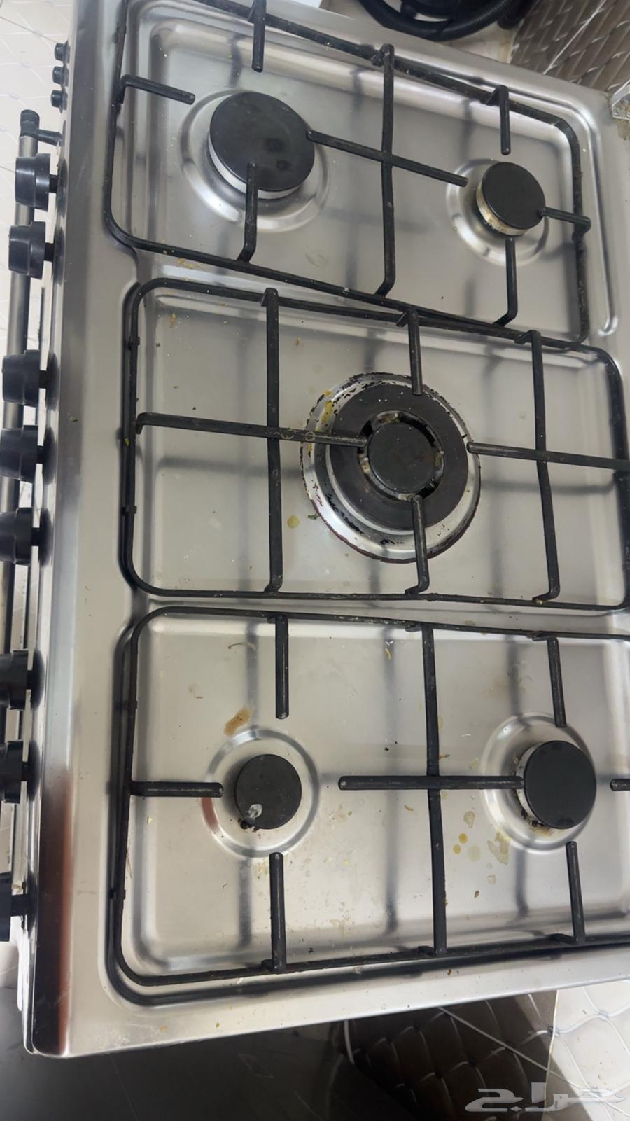 Oven in good condition, but the middle eye doesn't hold, closes on the summer63667795380738111