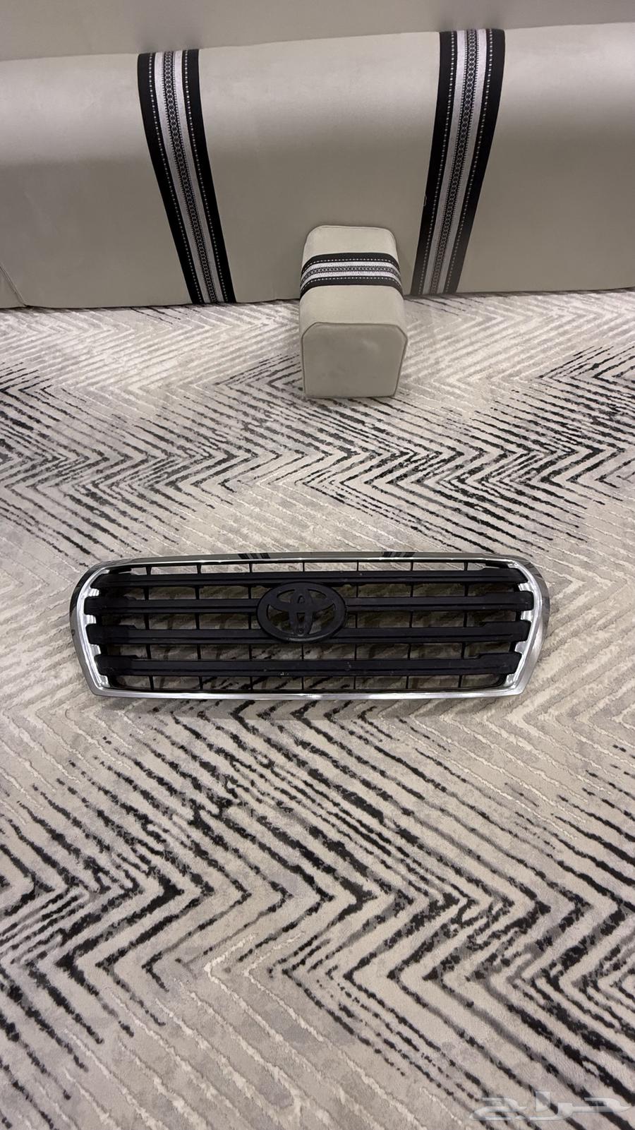 GX grille 2012-2015 original agency, very clean and intact with front bumper sponge63709172546818112