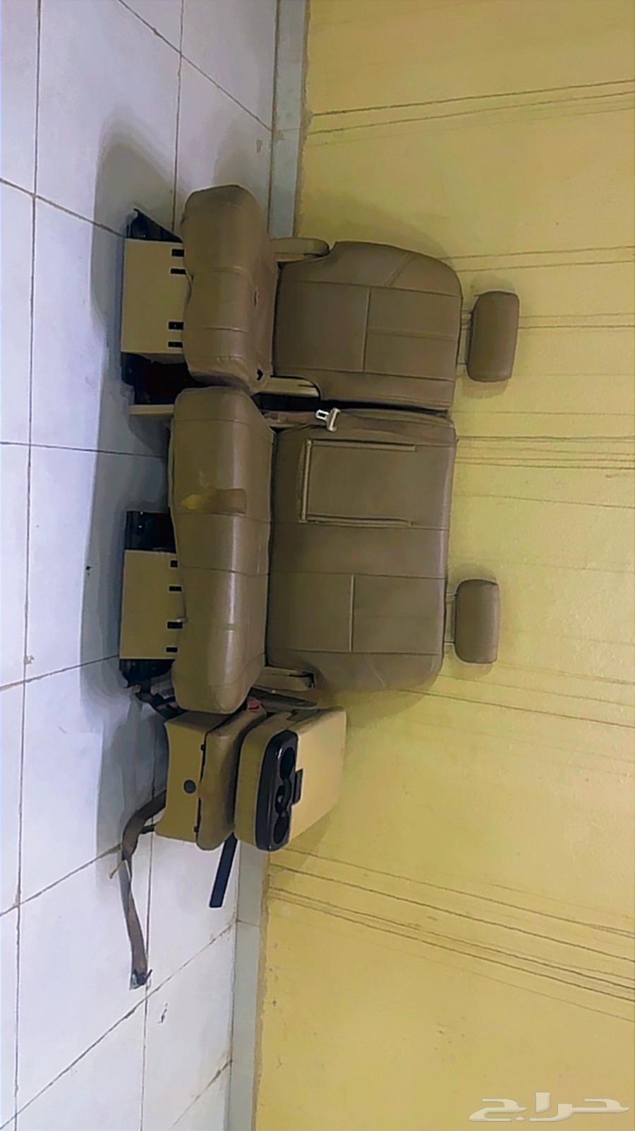 2014 Tahoe rear seats with front armrest for LT in excellent condition63715075542913112