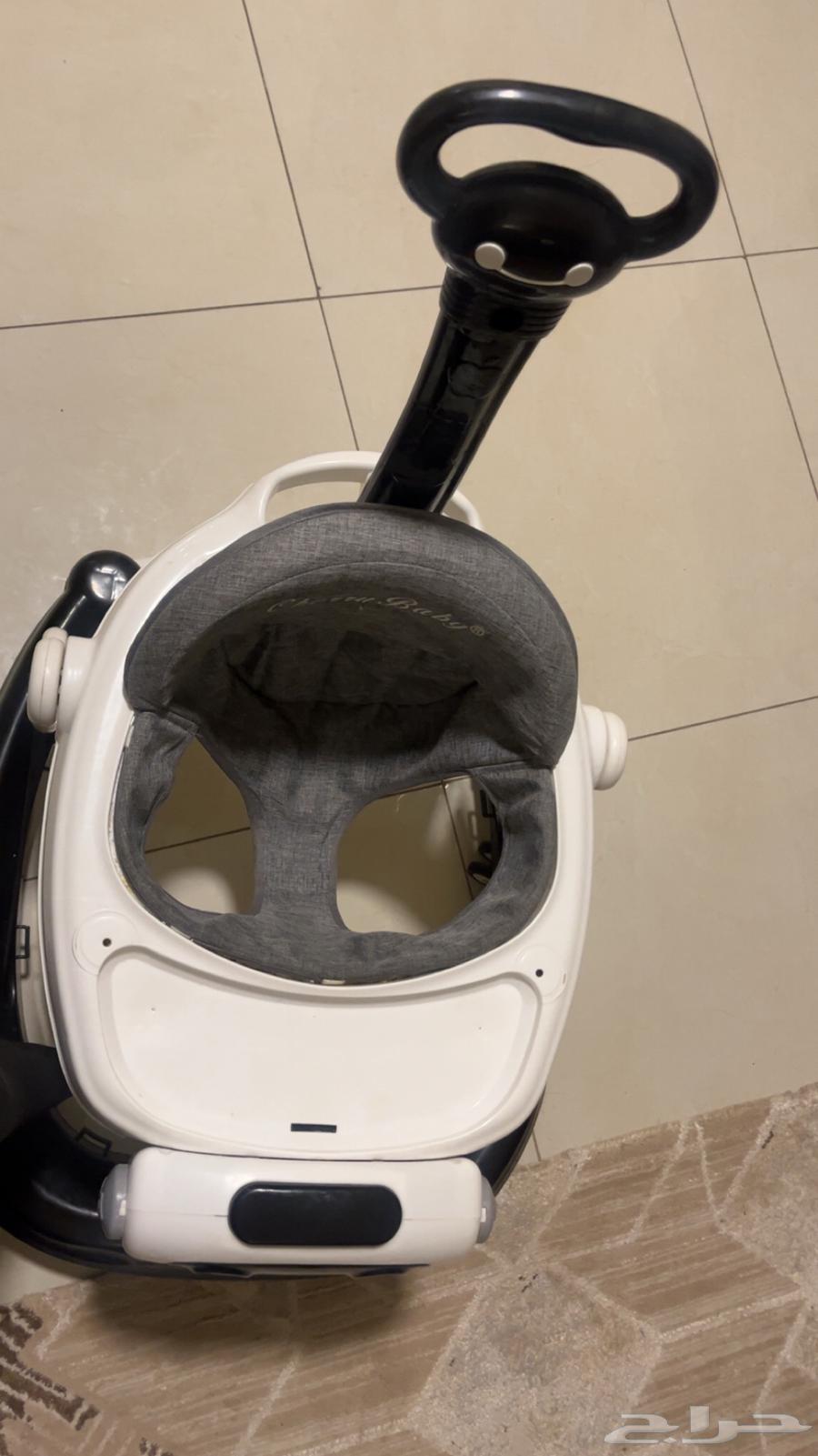 Used and clean baby walker without toys63667551695747110