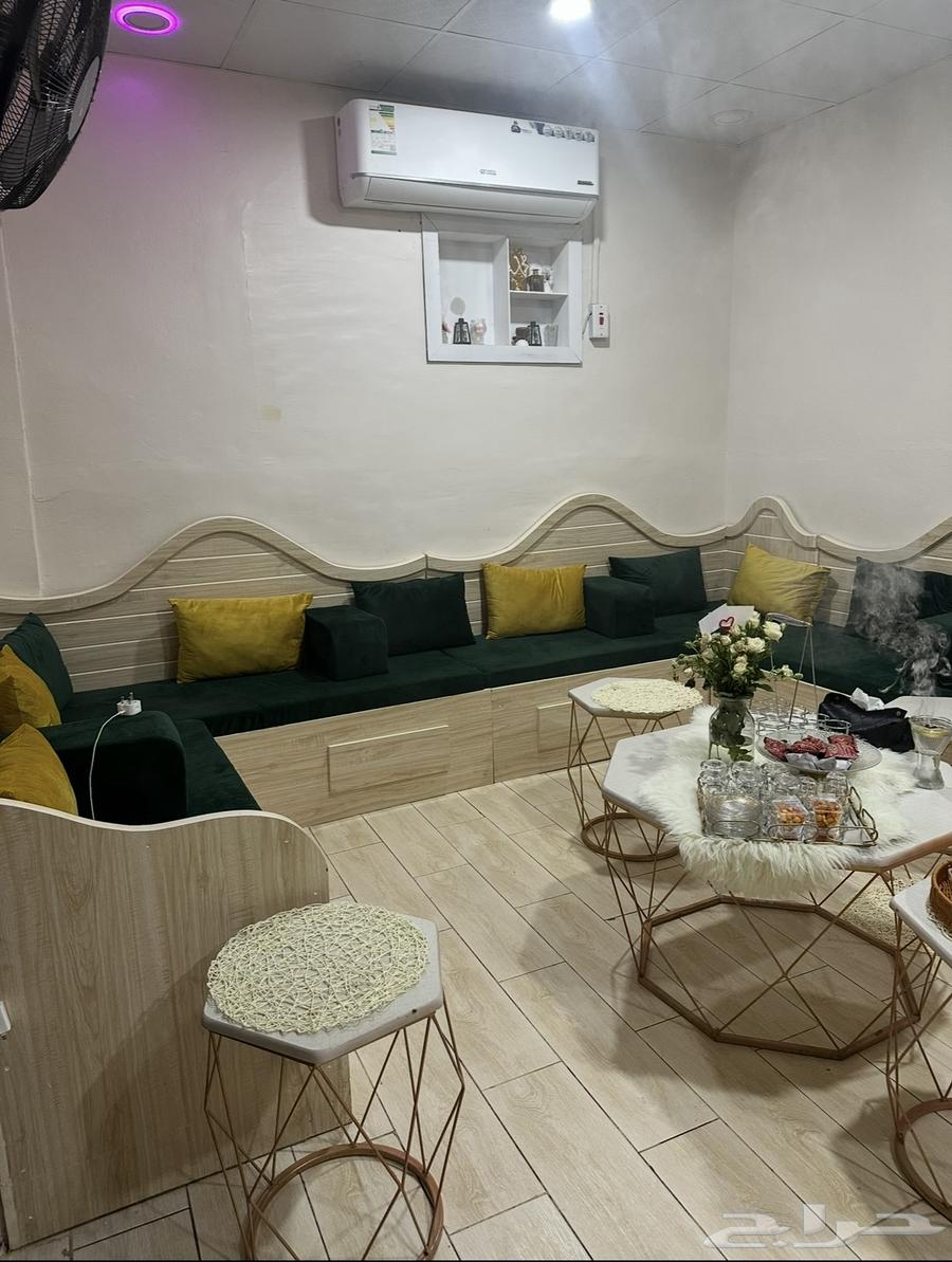 Sofa for sale with tables in Tabuk, negotiable 3000, excellent wood63667693774850110