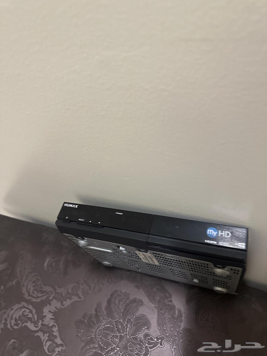 Samsung 32-inch TV with Receiver63667793772163111