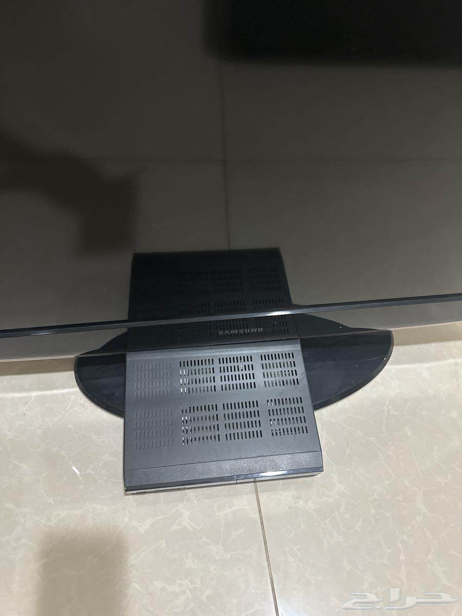 Samsung 32-inch TV with Receiver63667793772163110
