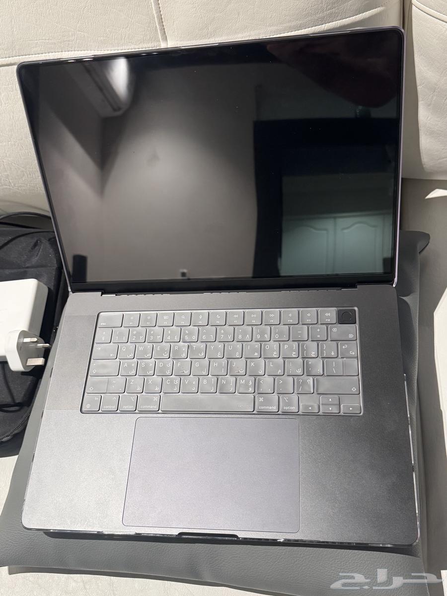 Laptop63667553960706114