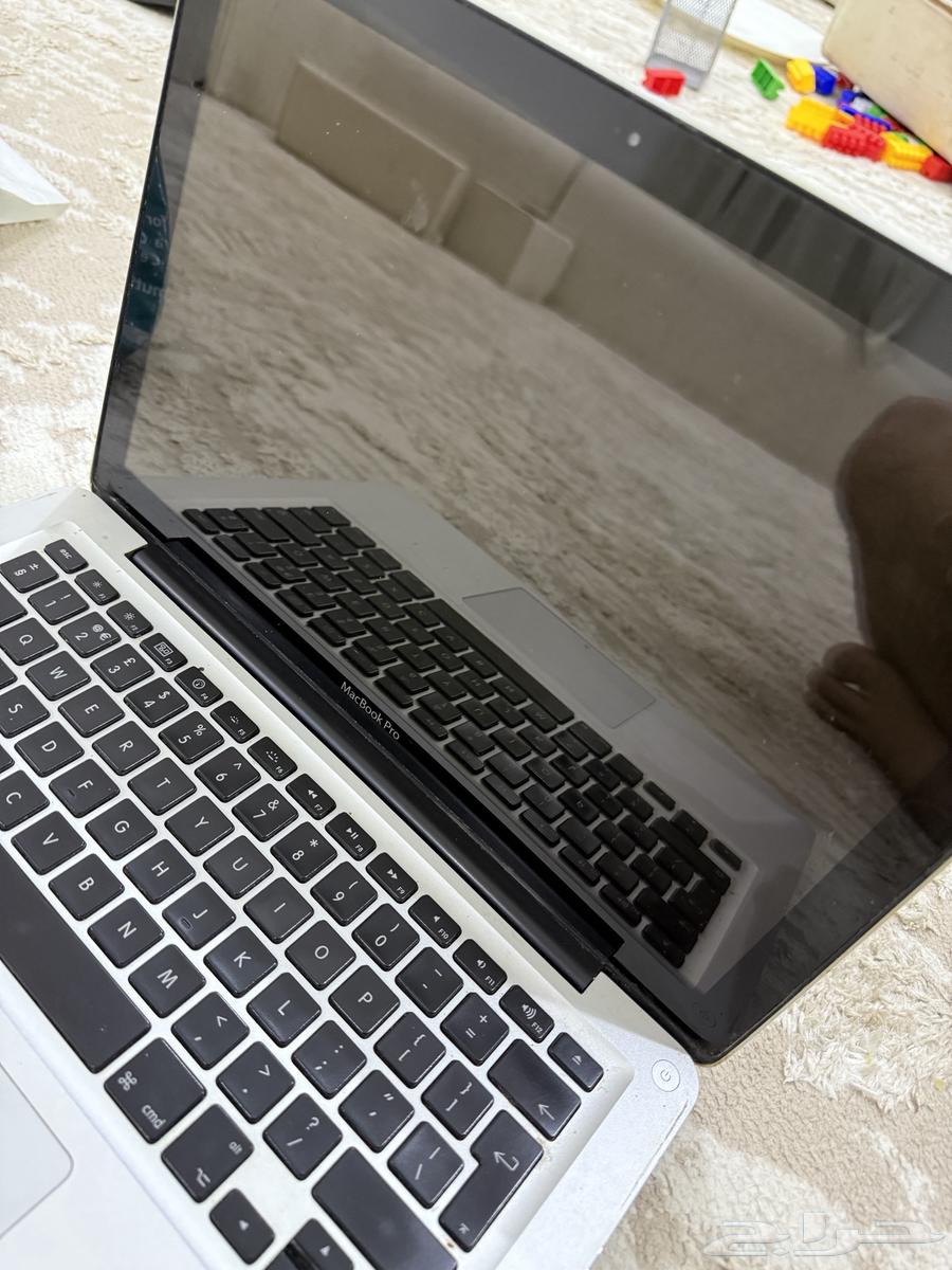 MacBook laptop 250 SAR63667697751811114