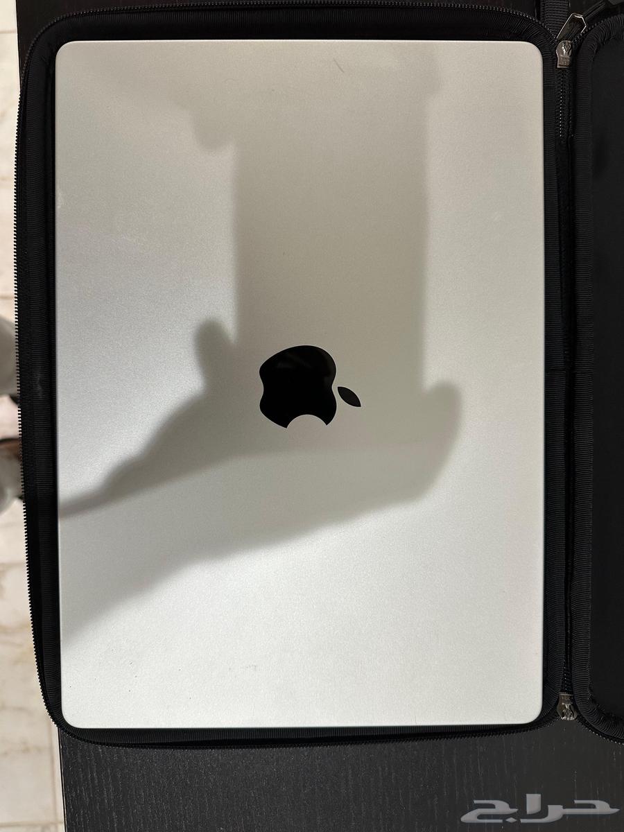 MacBook Pro 14-inch Computer63667680387843111