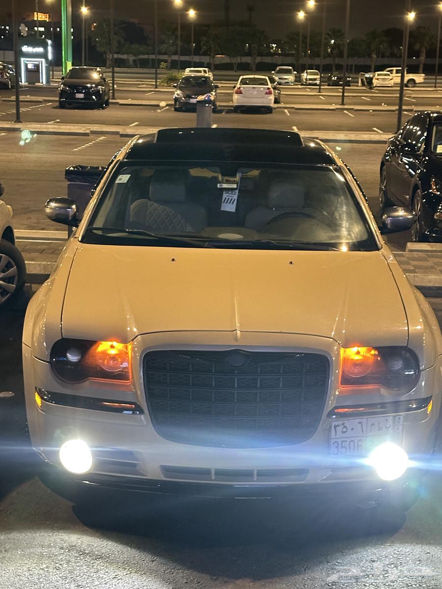For sale Chrysler C300, a luxurious car with high performance, selling at highest offer63700814338434111