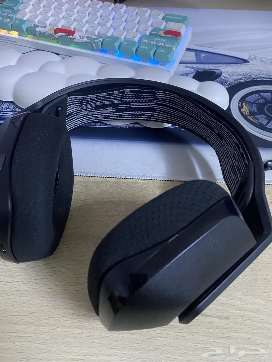 Logitech G733 headset, almost new63667793254274111