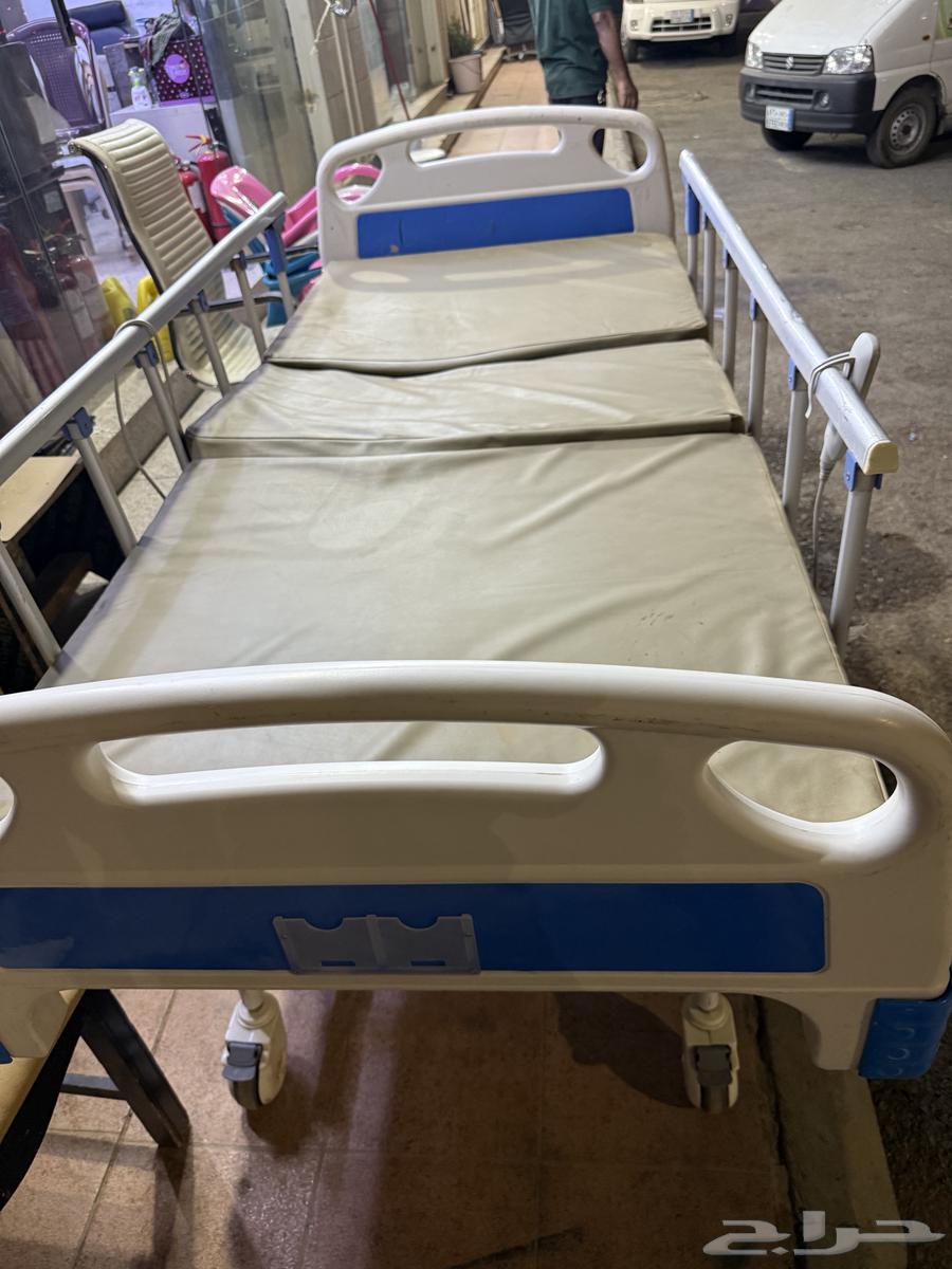 Hospital bed63667801327107112