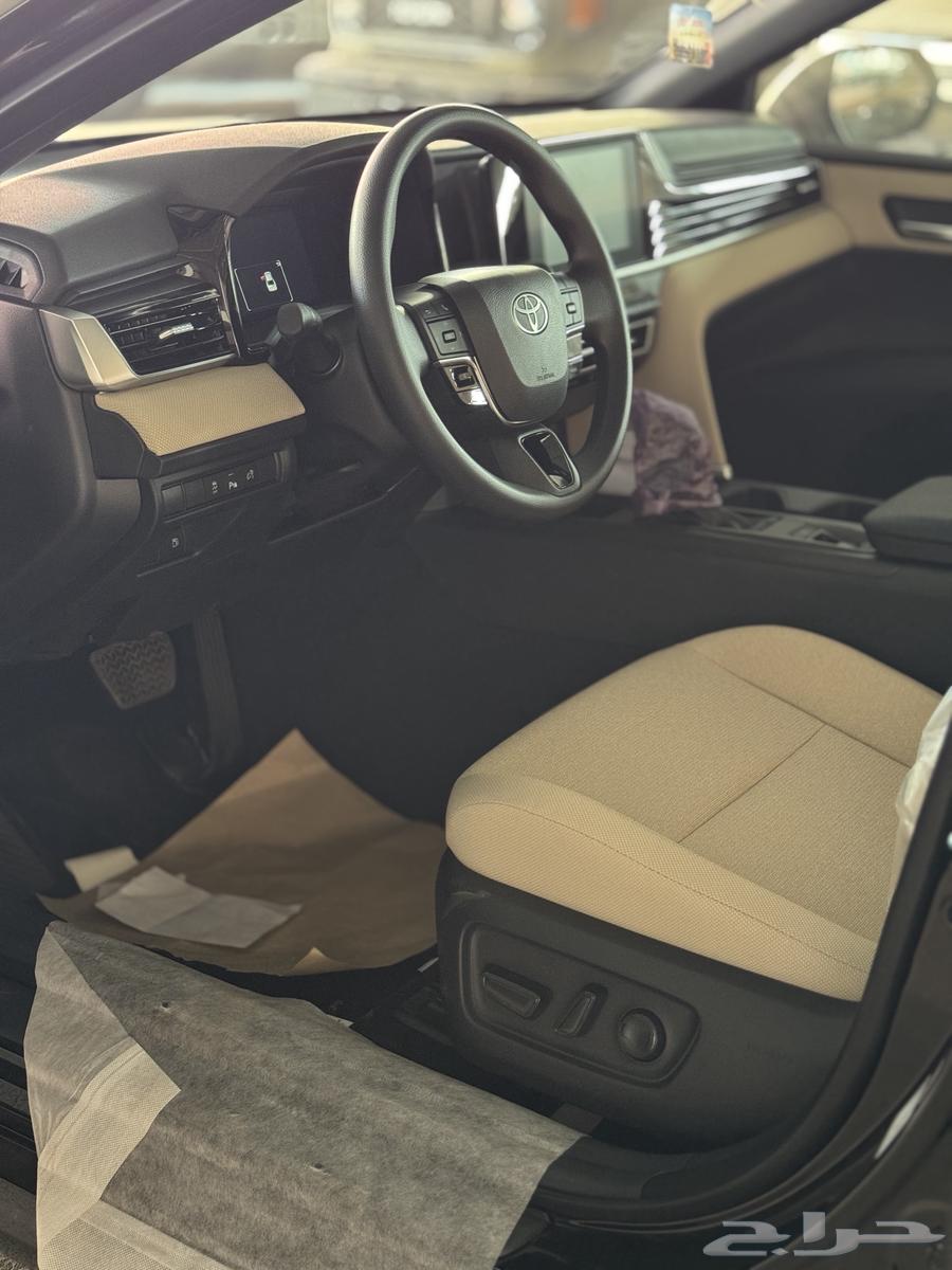 كامري E ستاندر 2025 بنزين اسود (سعودي)63711569109250114