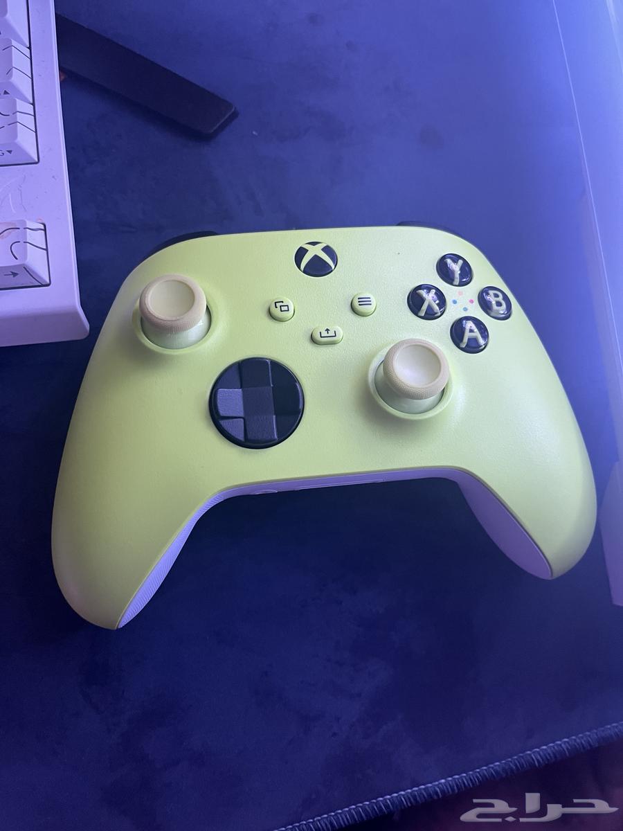 Xbox controller for sale63667544317569110