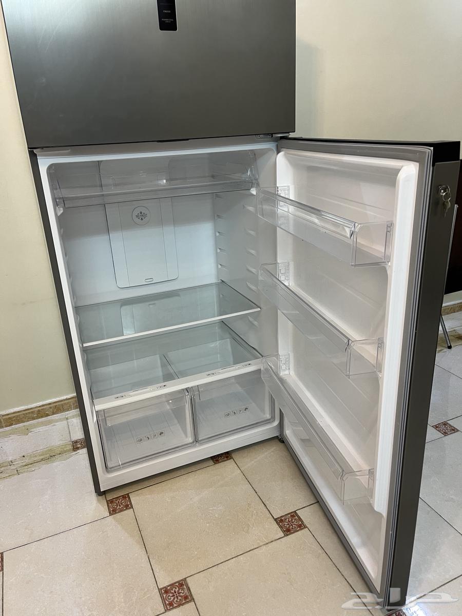 Two clean refrigerators with simple usage conditions63667800014081112