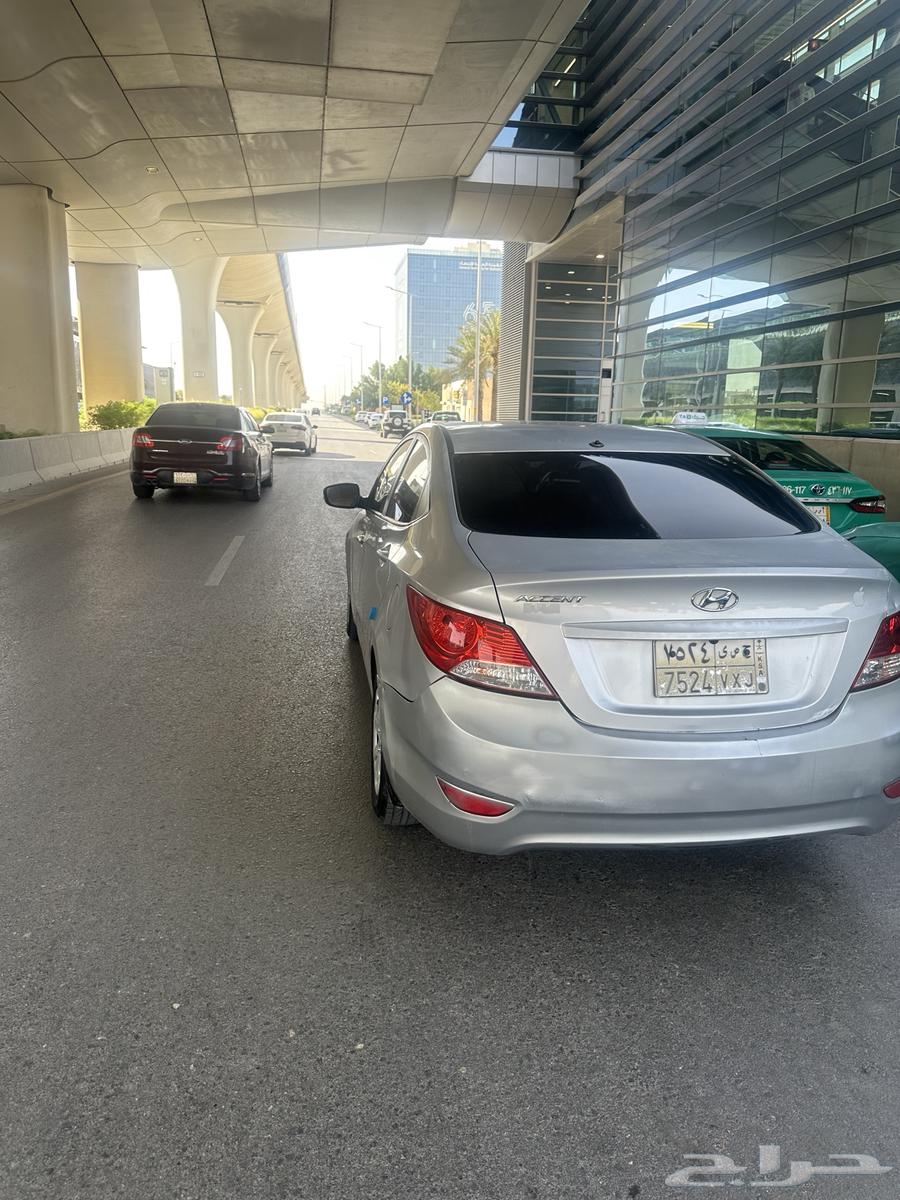 2015 Hyundai Accent for sale, engine in good condition, asking price 18,00063706829121281111