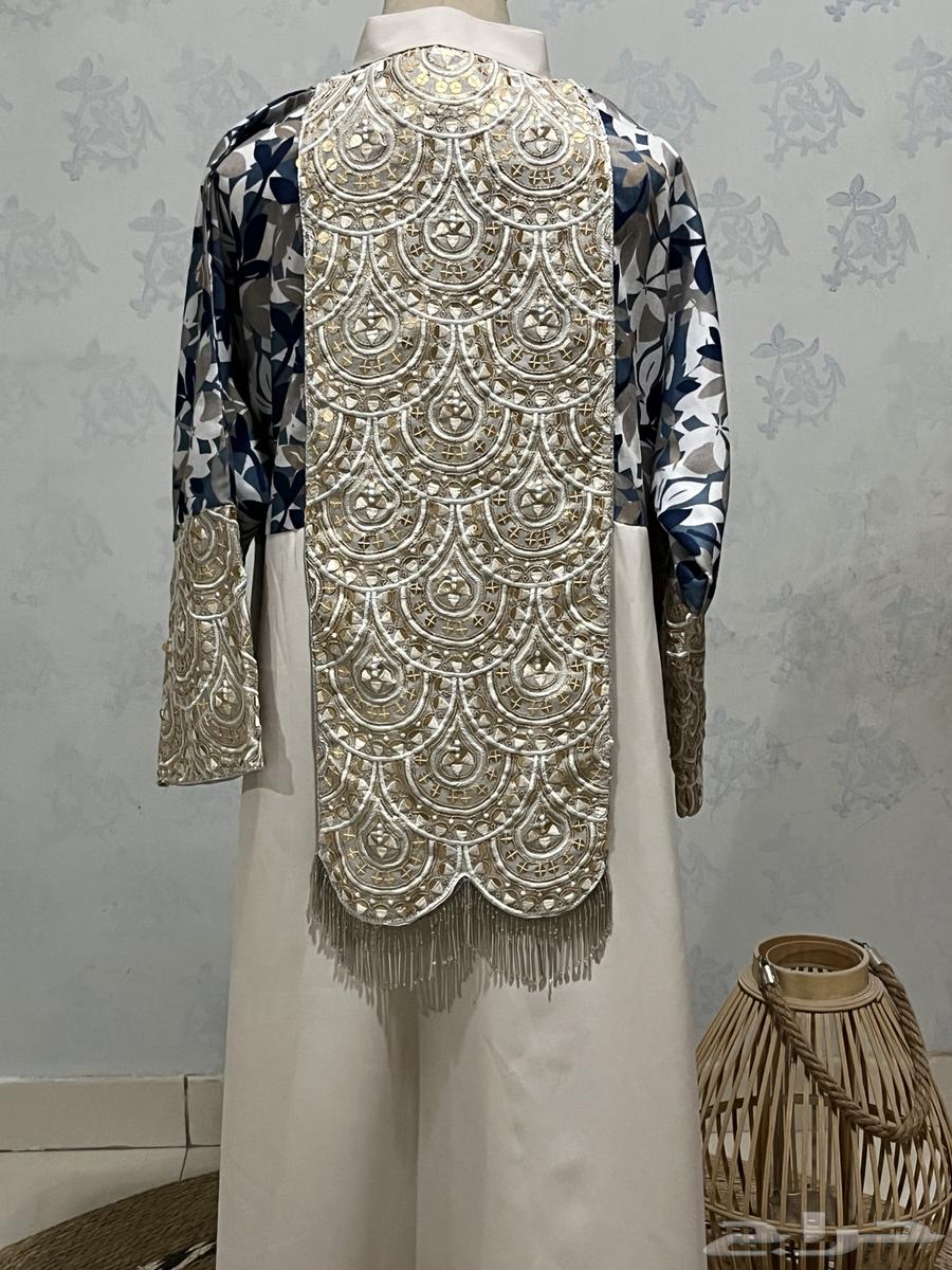 New Kuwaiti Thobe with Custom Details63667541367938112