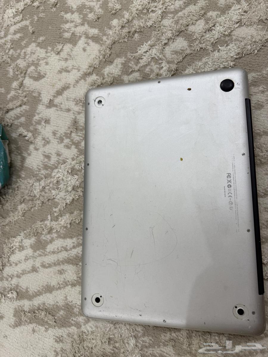 MacBook laptop 250 SAR63667697751811111