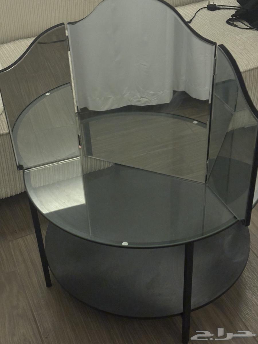 Modern folding mirror, clean and new63667800021763111