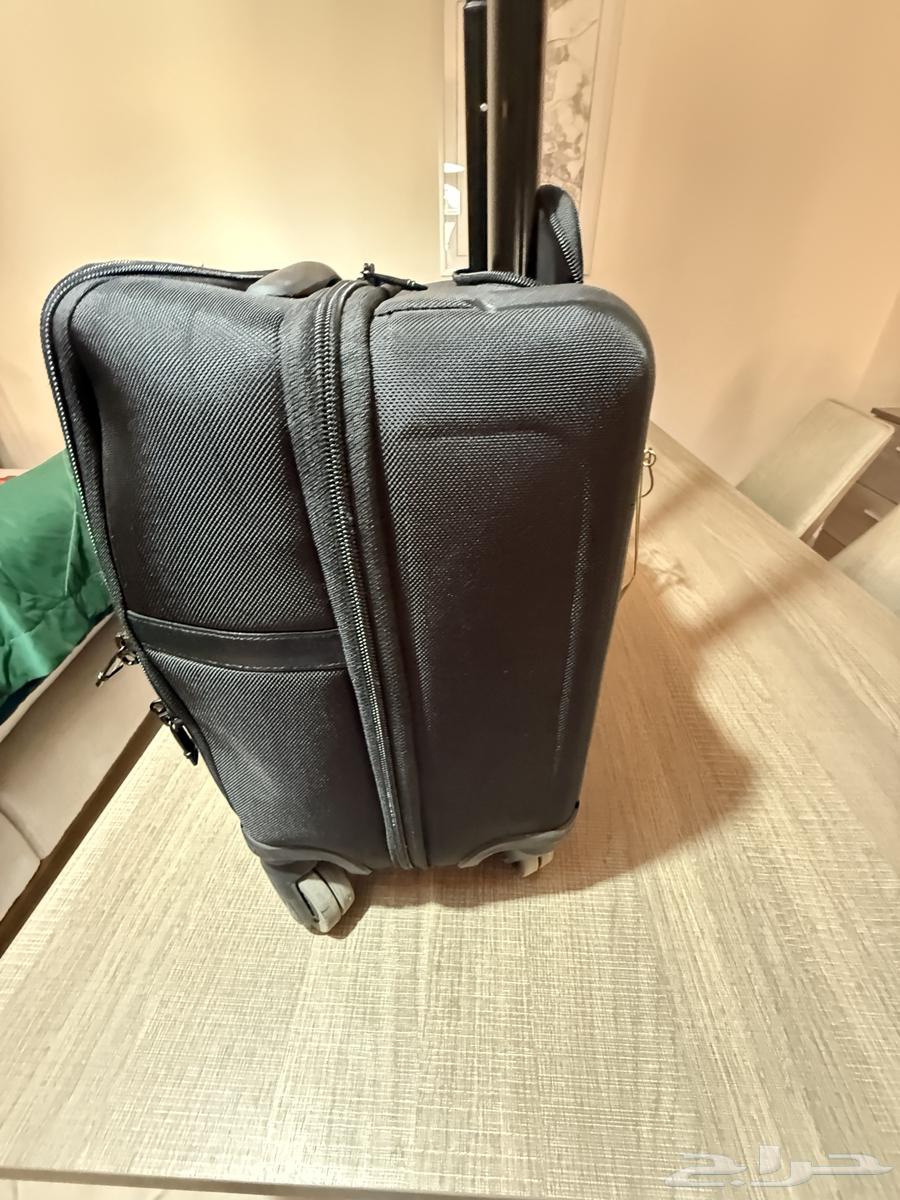 Tumi carryon bag 2024  like new63667799857923111