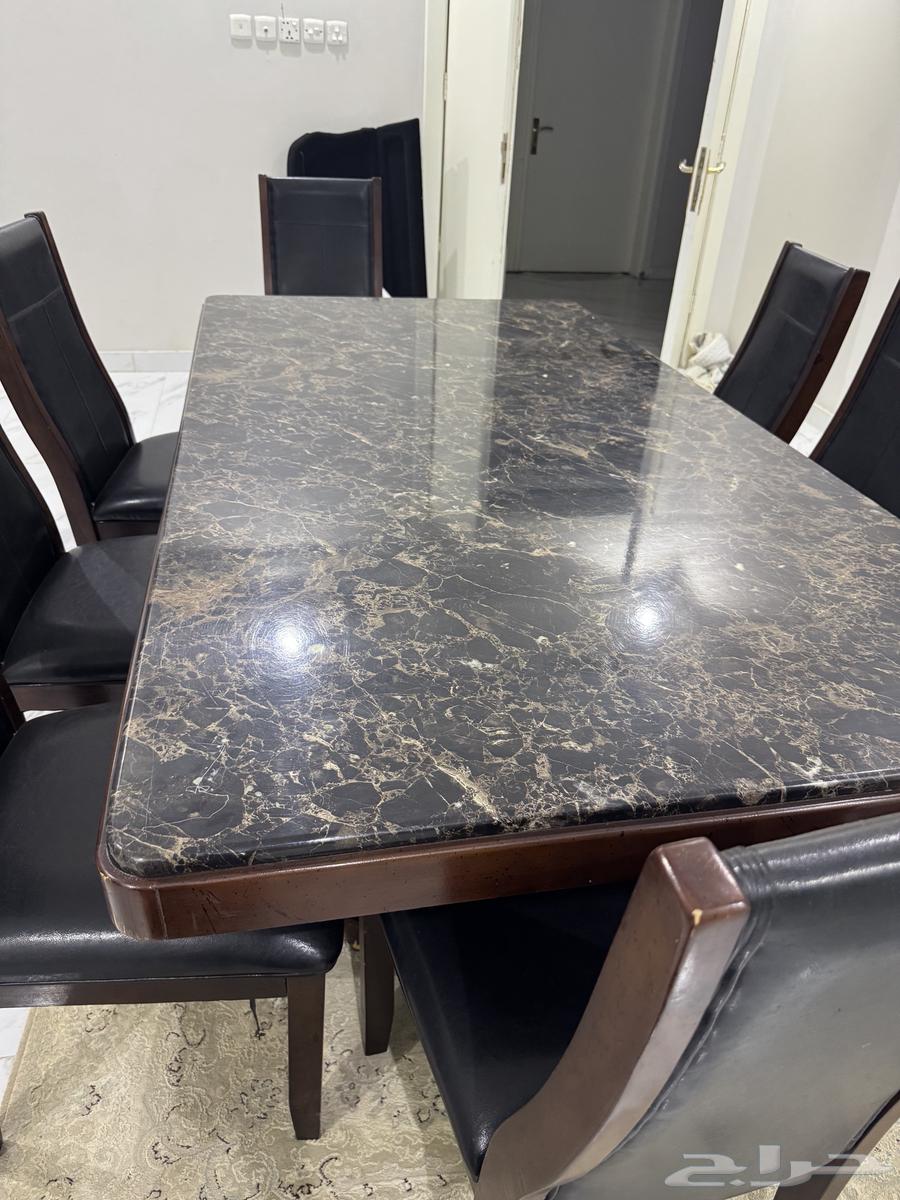 Dining table63667798567427111