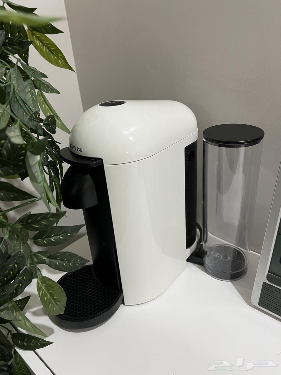 Nespresso coffee machine63667546001410110