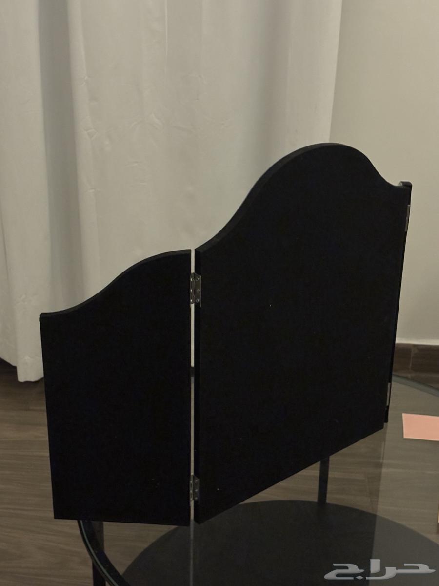 Modern folding mirror, clean and new63667800021763110