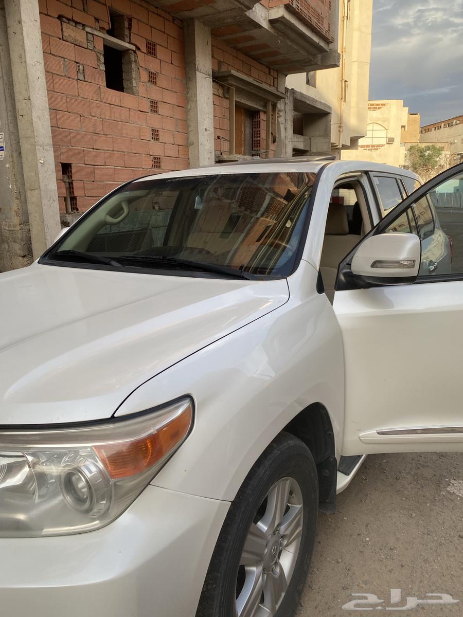 لاندكروزر2013فل كامل سعودي ماش550الف بدي وكاله رش رفرف خارج63704634723331111