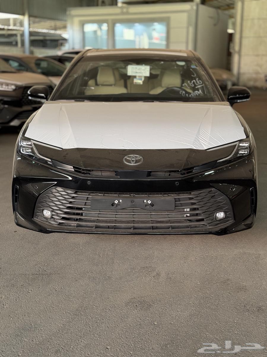 كامري LE فتحة سقف 2025 بنزين اسود كاش واقساط (سعودي)63711651177219111