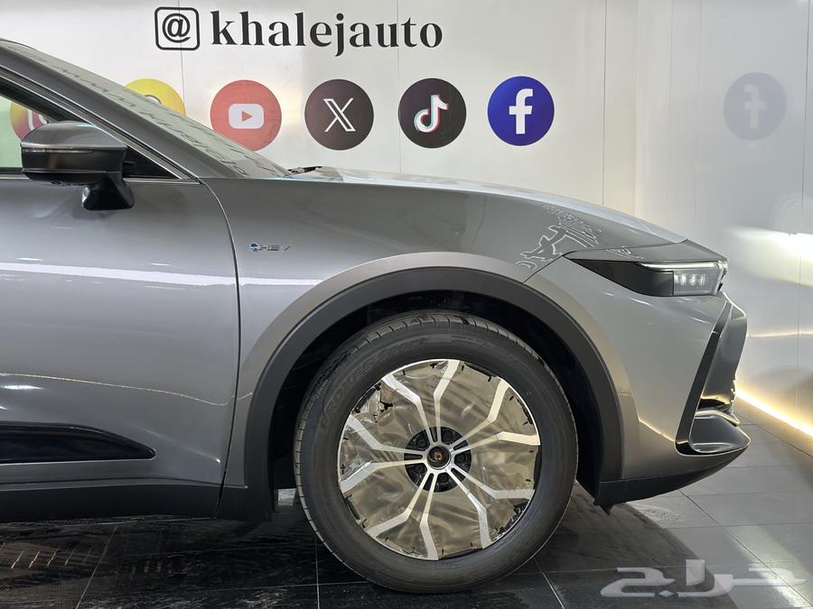 تويوتا كراون بريميوم هايبرد موديل 202563706544935939114