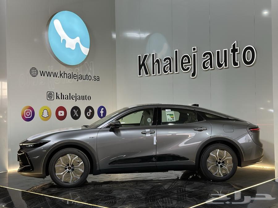 تويوتا كراون بريميوم هايبرد 202563706628651393112