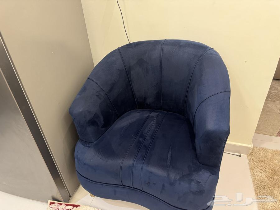 A sofa set with 3 sofas and 2 chairs, each sofa comes with 3 cushions, and each chair comes with 163667682000131111