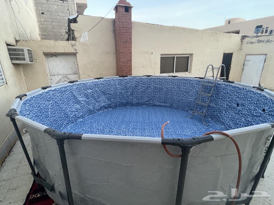 Large pool63667694797441112