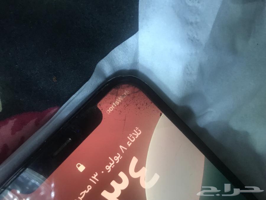 iPhone Pro mobile with slight hairline crack on the glass, working, 128GB memory63667801131137112