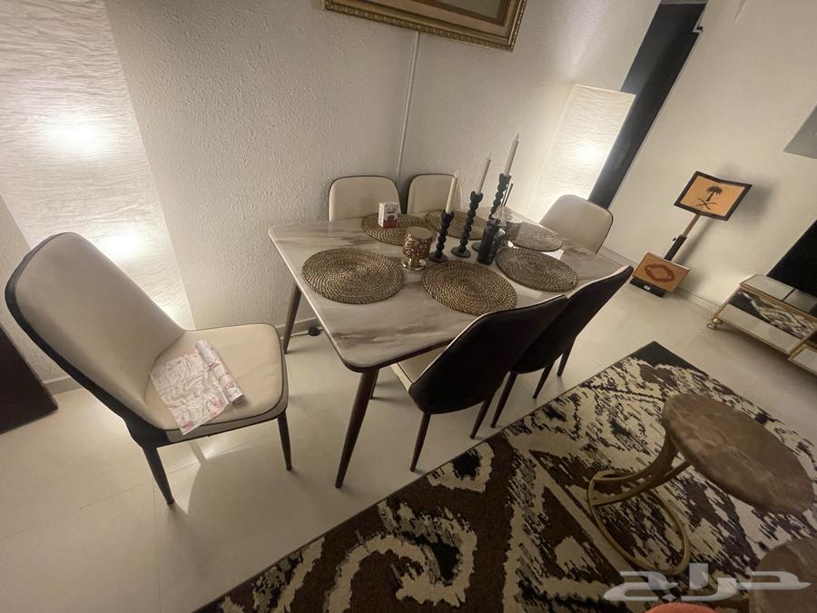 Dining table for sale for 6 people63667681391874110