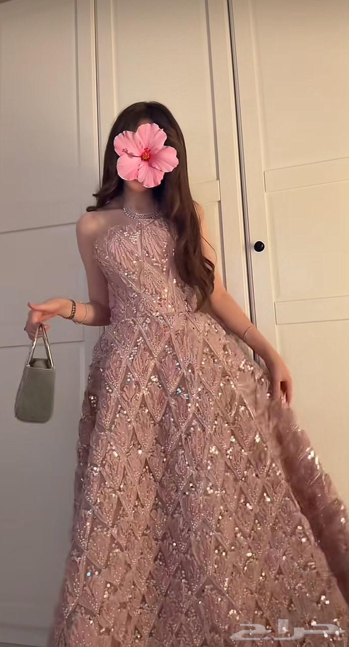 فساتين مستعمله لمره واحده63667680966659110
