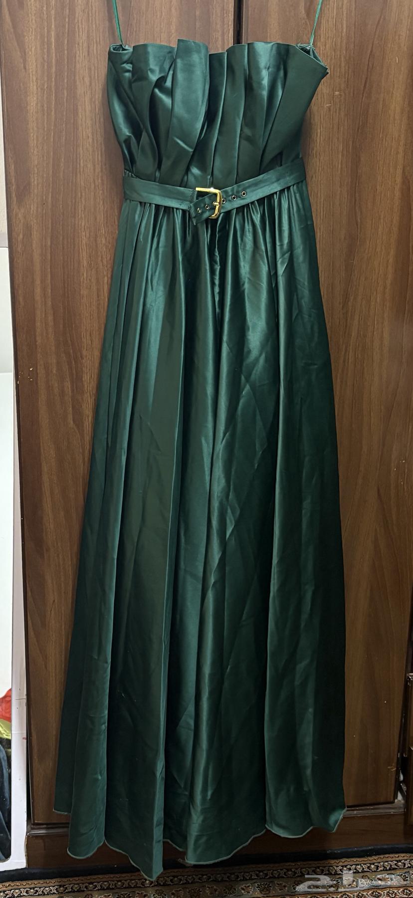 Green flared wedding dress and purple tight one without defects63667689153154112