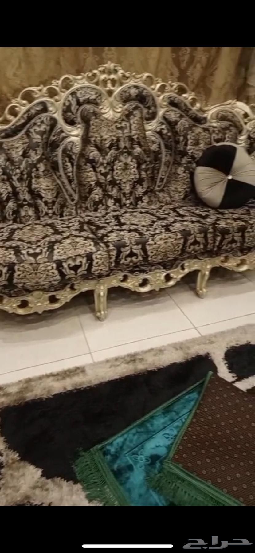 كنب وطاولات وكرسي وفيه قطع زياده63667550517378111