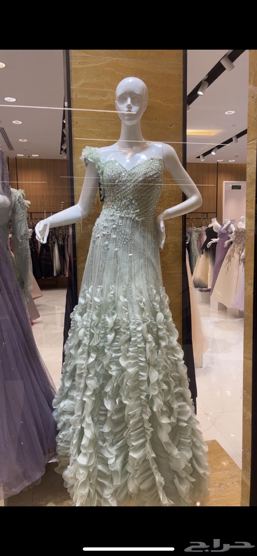 فستان جديد لبسه وحده مدة 5 ساعات مقاس s63667682154369110