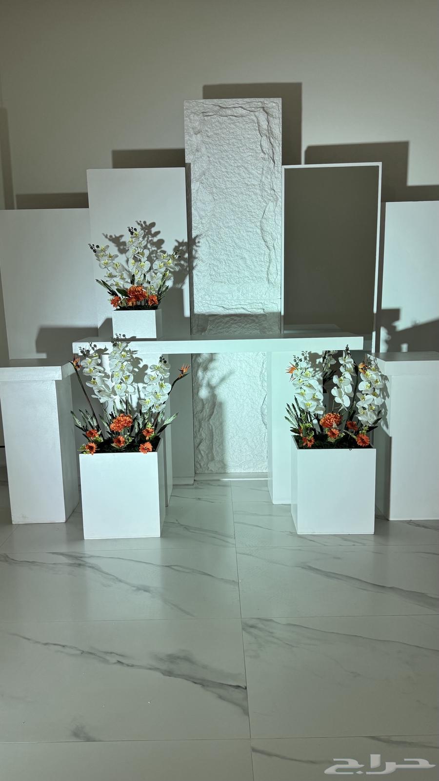 Reception table63667810821377110