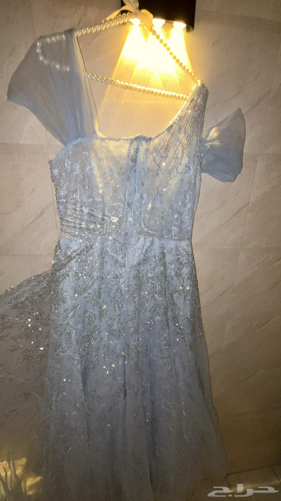 Semi-new dress63672749584001110