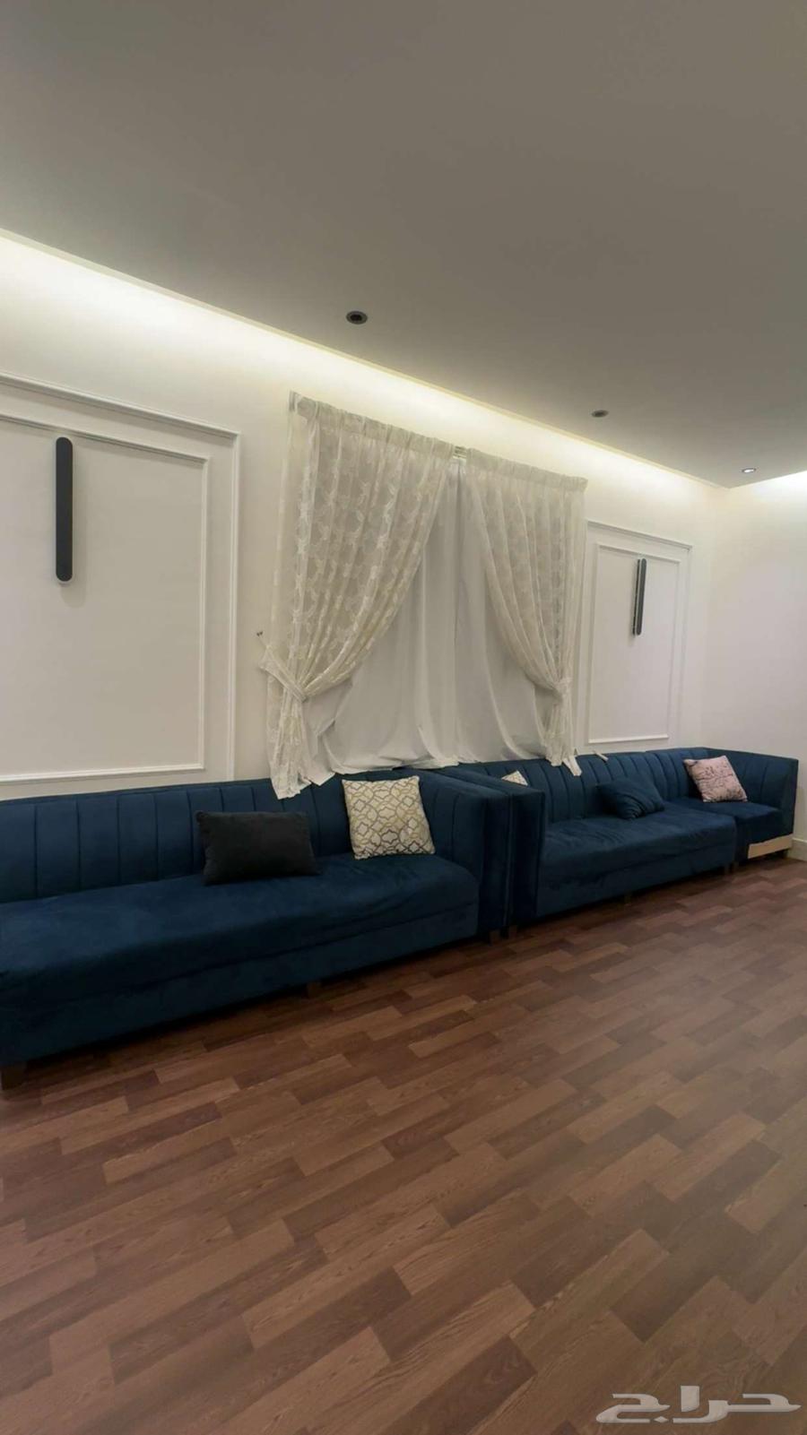 Sofa63675601630593110