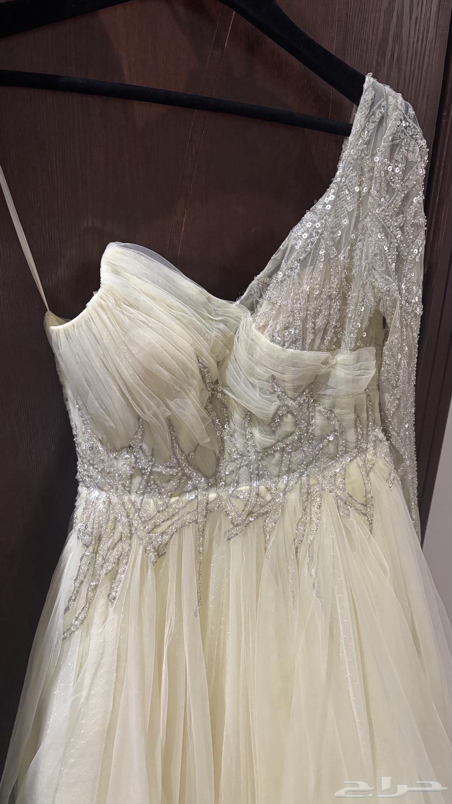 Dress for sale ..63668125051907110