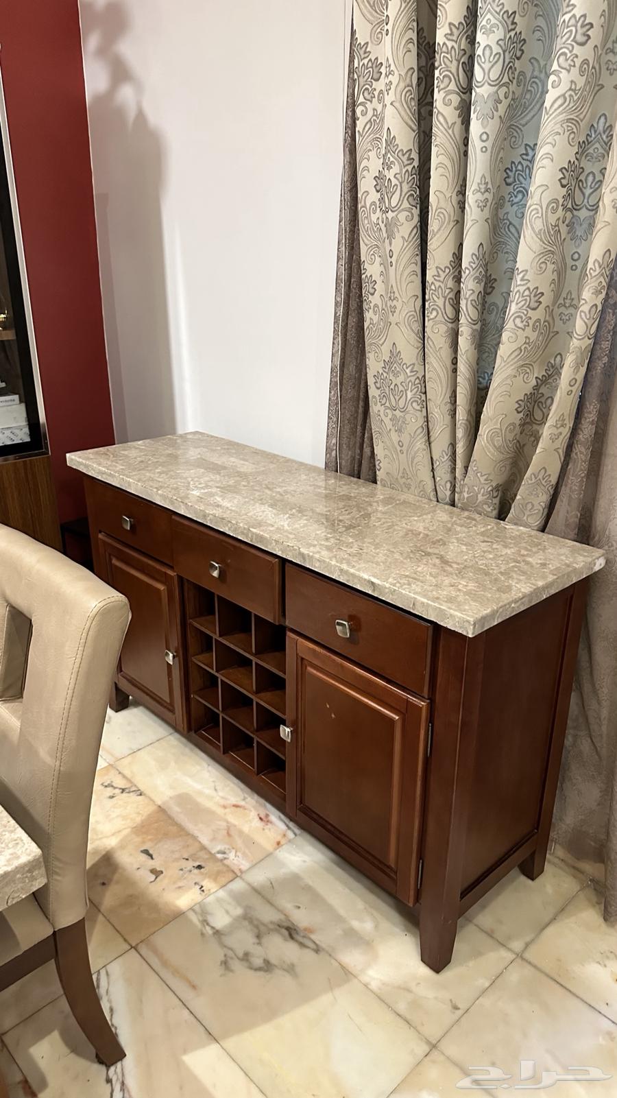 طقم طاولة طعام رخام و أربع كراسي مع كمدينا طاولة قهوة رخام63671581803522111