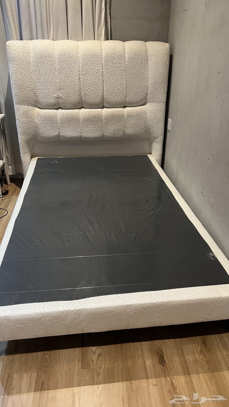 سرير 120x200 للبيع قماش بوكليه63670266204803111
