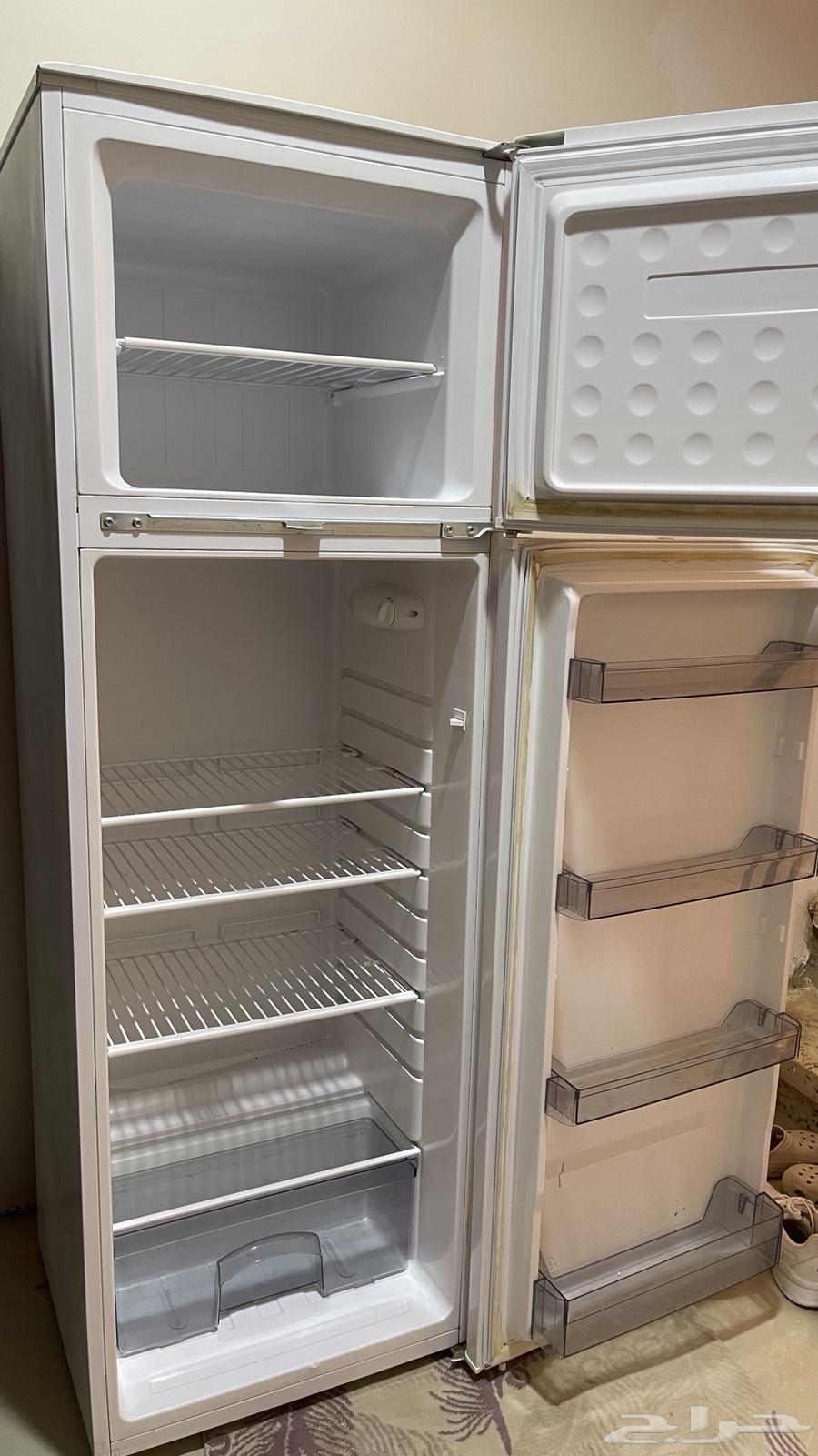 Refrigerator with freezer63671912010882112