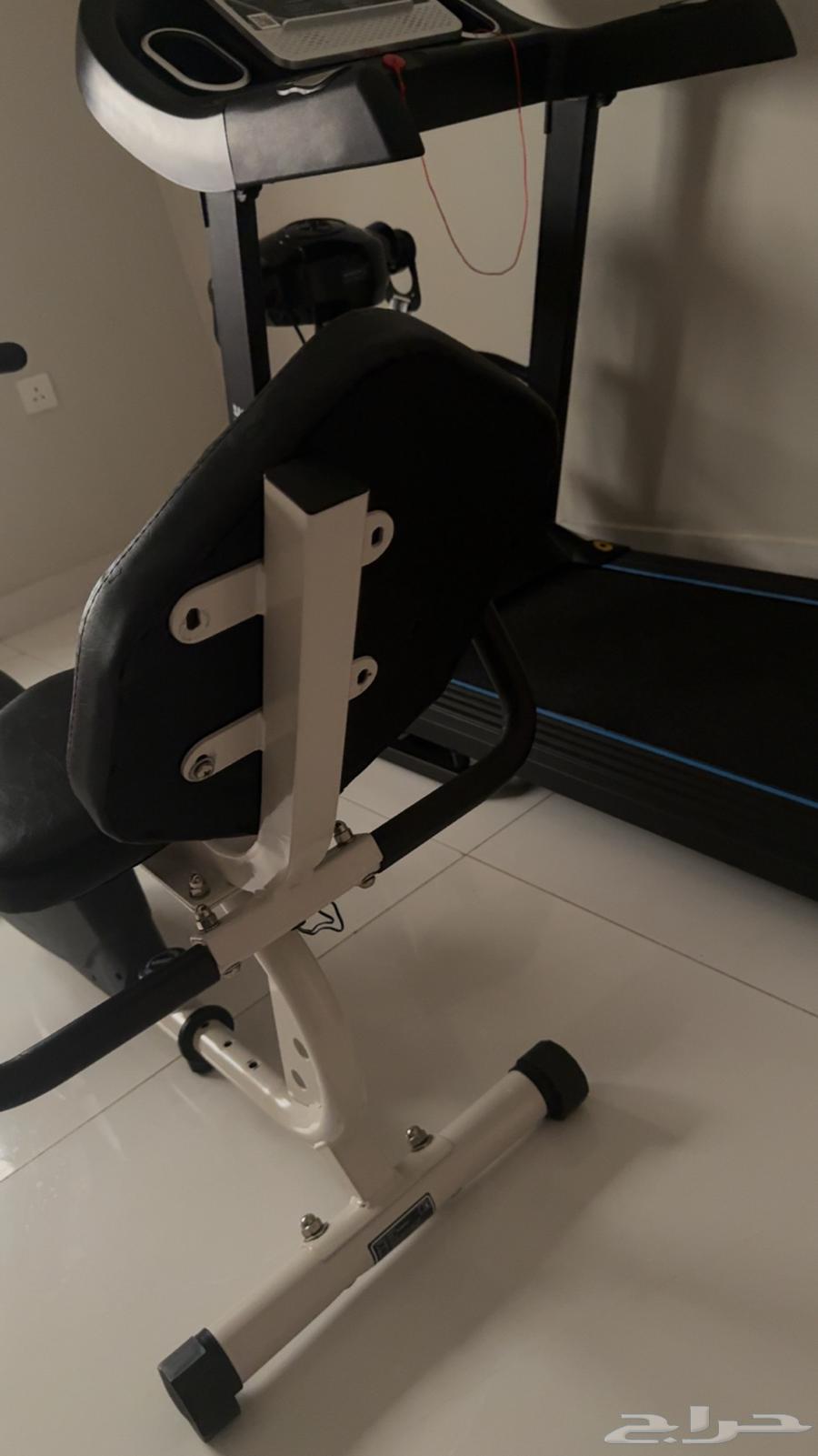 Exercise bike with backrest63669282057859111