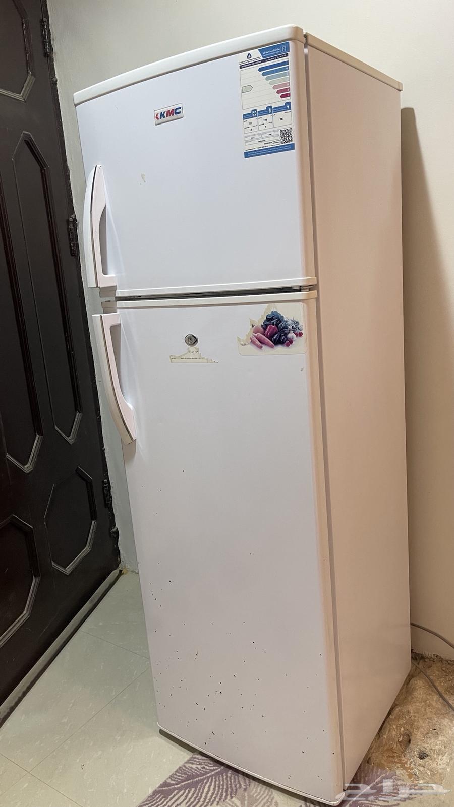 Refrigerator with freezer63671912010882113