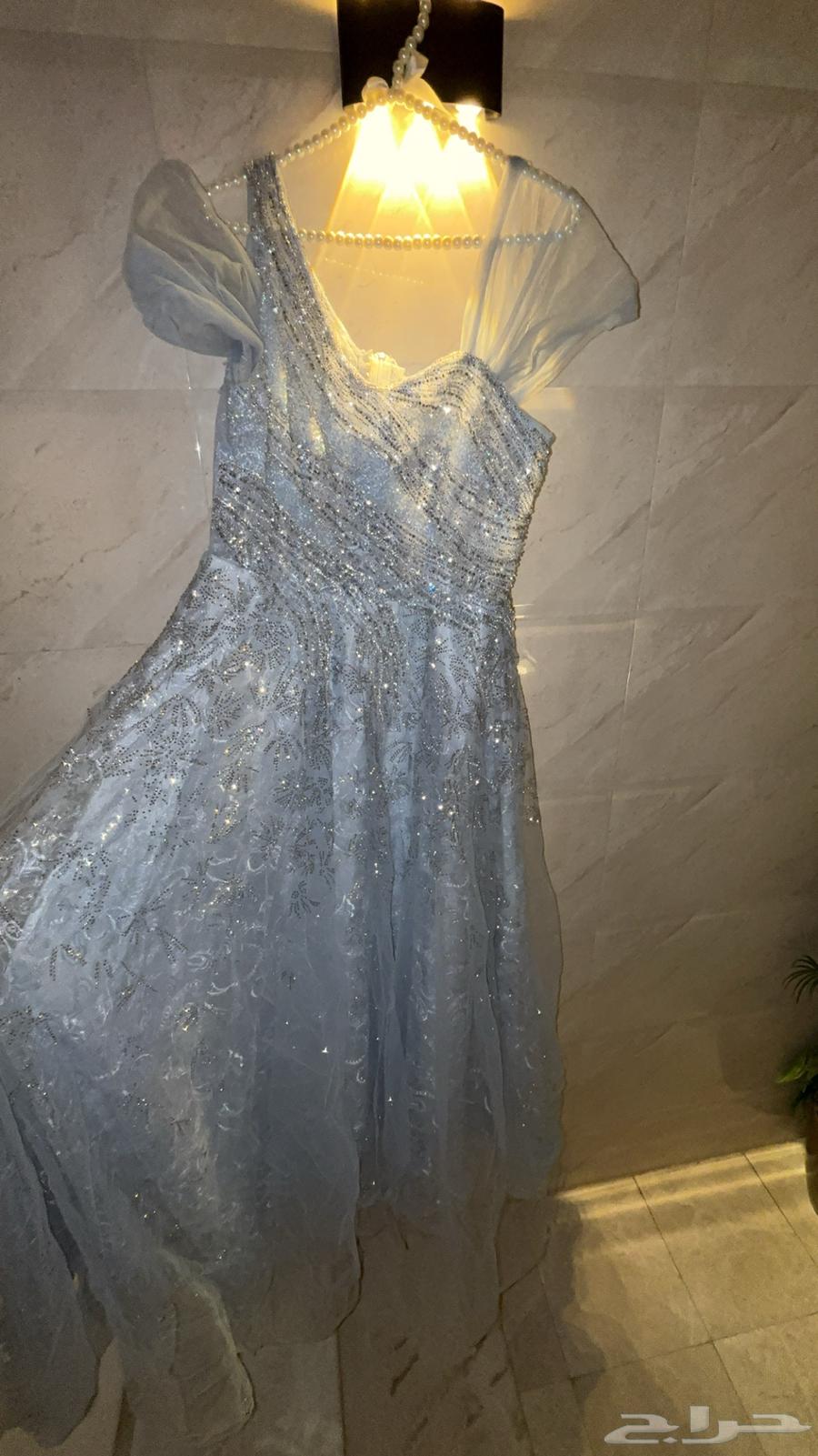 Semi-new dress63672749584001111