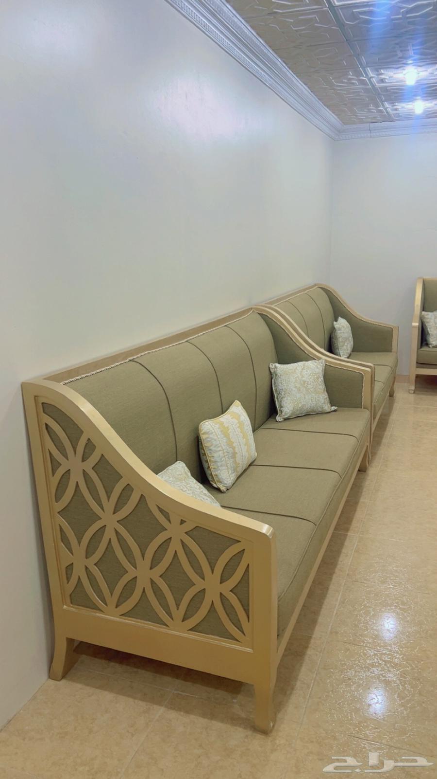 Excellent sofa for sale, beech wood, detailed63673562370433111