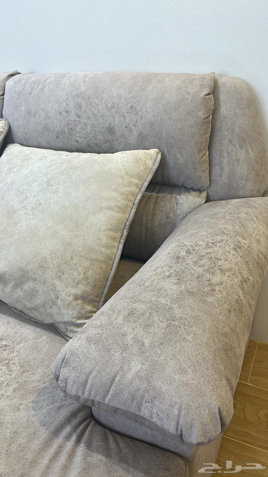 Luxurious new sofa63670089234946113